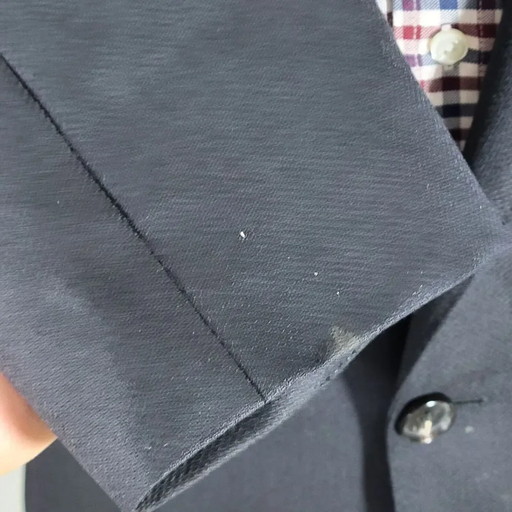 Hugo Boss Men's Sport Coat Blazer Two Button Solid Black SHK SKIN Wool Size 40R‎